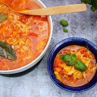 Low-calorie cabbage soup